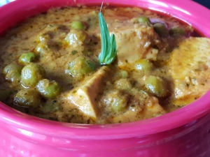 Matar-paneer-traditional