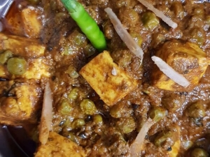 Mattar-Paneer