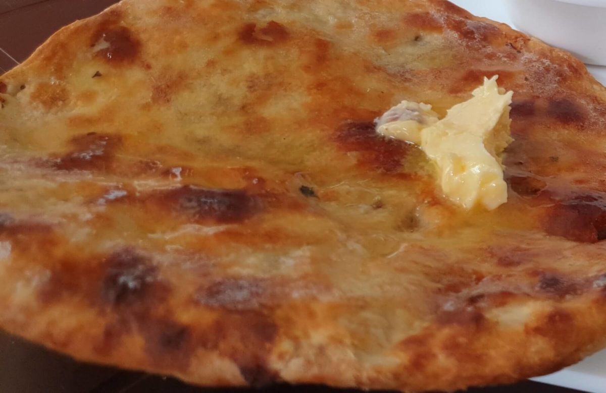 Amritsari Kulcha  (Amritsari Baked Bread)