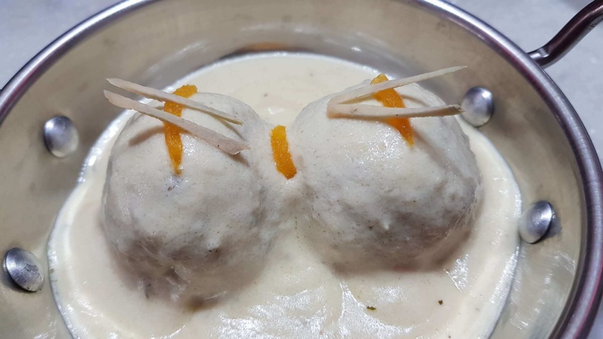 Khubani ke Kofte (Apricot Kofta) (Kofta Stuffed with dried apricot )